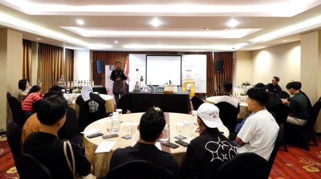Belajar Seni Racik Minuman Segar di Barista Workshop ASTON Inn Pandanaran Semarang