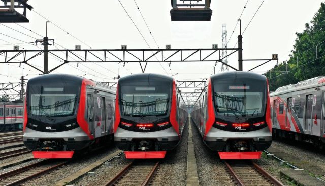 KAI Commuter Resmi Operasikan 11 Rangkaian KRL Baru CLI-125 di Jabodetabek