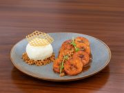 Dari Pisang Lokal ke Dessert Kelas Dunia, Banana Butterscotch Hadir! banana butterscotch biscoff crumb dessert Archipelago Hotels - sumber foto Quest San Denpasar