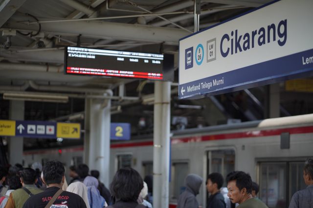 Commuter Line Jadi Penggerak Aglomerasi Jabodetabek: Pergerakan Masyarakat Meningkat, Bantu Perekonomian Terus Menggeliat Commuter Line Jadi Penggerak Aglomerasi Jabodetabek: Pergerakan Masyarakat Meningkat, Bantu Perekonomian Terus Menggeliat