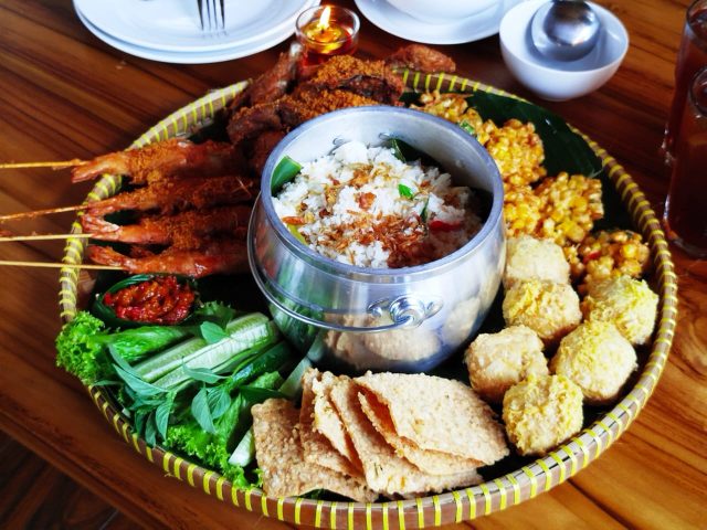 Kampung Kecil Paramount Petals