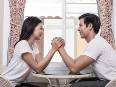 Ngobrol Receh Tapi Bikin Awet! Ternyata Obrolan Random Bisa Jadi Rahasia Hubungan Langgeng Ngobrol Receh Tapi Bikin Awet! Ternyata Obrolan Random Bisa Jadi Rahasia Hubungan Langgeng