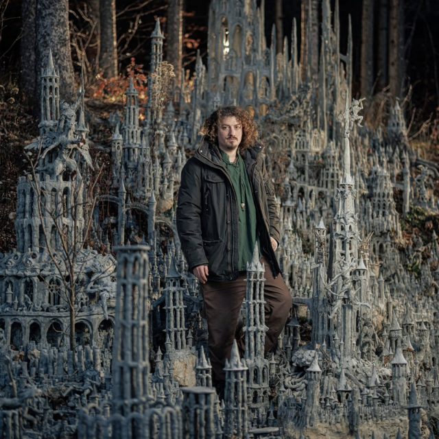 seniman Swiss François Monthoux - sumber foto Instagram fmonthoux