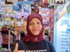 Kisah Inspiratif Yuli Rahmawati: Dari Warung Kecil hingga Mampu Menguliahkan Anak