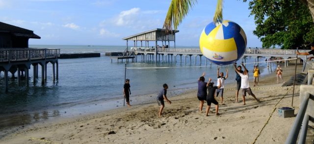 Aston Anyer Beach Hotel Suguhkan Magical Holiday Season dengan Nuansa Fantasi Memukau