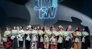 Enam Wamen Perempuan Curi Perhatian sebagai Muse Inspiratif di JMFW 2026