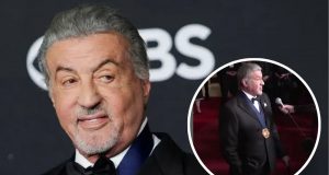 Sylvester Stallone Jalan dengan Tongkat di Kennedy Center Honors 2025 - sumber foto Instagram Officialslystallone