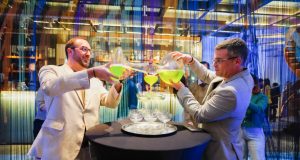 Cocktail Tower hingga DJ Yosa, Begini Meriahnya 14th Anniversary Pullman Jakarta Central Park Pullman Jakarta Central Park merayakan ulang tahun ke-14 - sumber foto Pullman