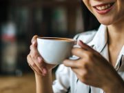 Orang Luksemburg Ngopi 5 Cangkir Sehari? Begini Peta Konsumsi Kopi Dunia, Urbie’s! ilustrasi Orang Konsumsi kopi 5 Cangkir Sehari - sumber foto FREEPIk