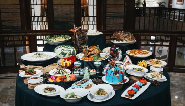 ARYADUTA Bandung Hadirkan “A Touch of Blue Christmas” - sumber foto Aryaduta ARYADUTA Bandung Hadirkan “A Touch of Blue Christmas” - sumber foto Aryaduta