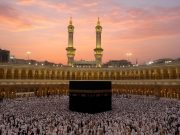Arab Saudi Larang Total Aktivitas Foto dan Video di Masjidil Haram & Masjid Nabawi Selama Haji 2026 ilustrasi larangan Masjidil Haram & Masjid Nabawi - sumber foto ChatGPT