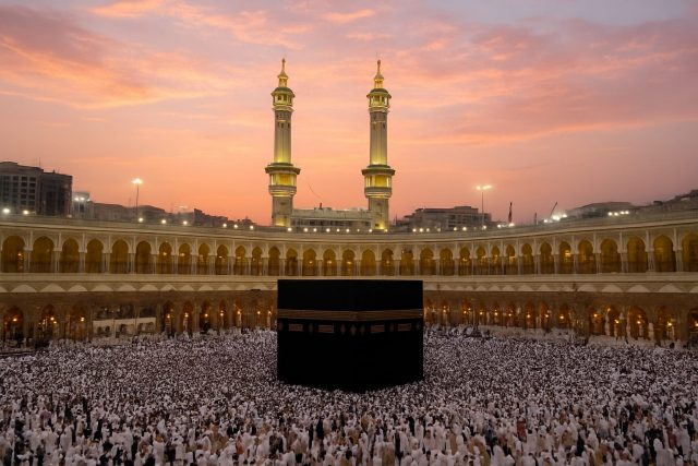 ilustrasi larangan Masjidil Haram & Masjid Nabawi - sumber foto ChatGPT ilustrasi larangan Masjidil Haram & Masjid Nabawi - sumber foto ChatGPT