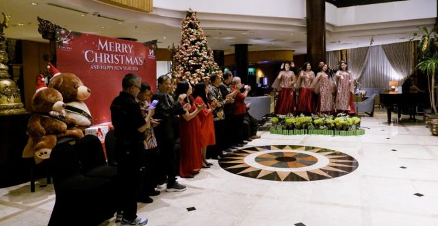 Malam Christmas Tree Lighting yang Hangat & Memukau di Hotel Ciputra Semarang Malam Christmas Tree Lighting yang Hangat & Memukau di Hotel Ciputra Semarang
