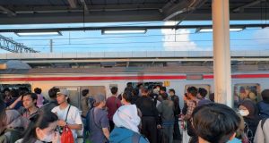 Mobilitas Urban Makin Mudah: Aturan Baru KAI Commuter untuk Pengguna yang Bermalam di Stasiun