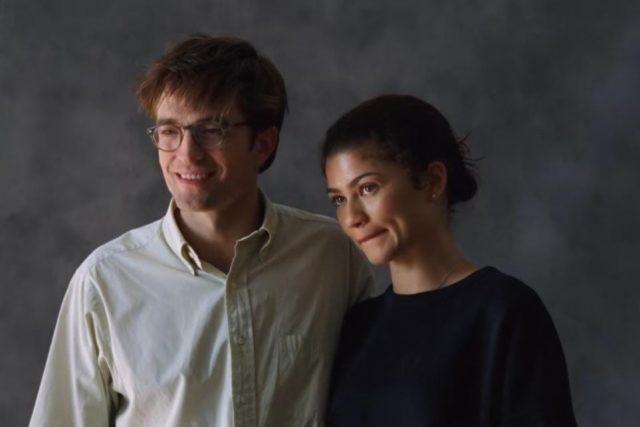 Trailer ‘The Drama’ di Rilis: Zendaya dan Robert Pattinson Hadapi Cinta Berantakan dalam Komedi Gelap Trailer ‘The Drama’ di Rilis: Zendaya dan Robert Pattinson Hadapi Cinta Berantakan dalam Komedi Gelap