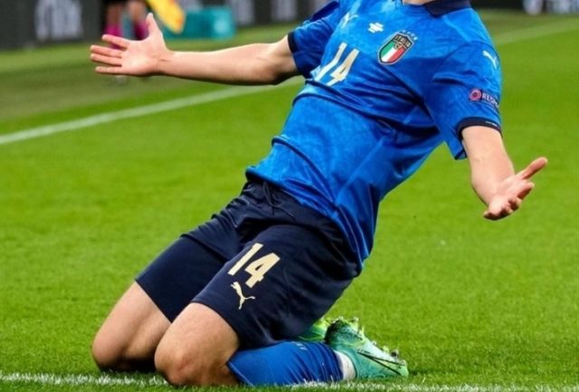 Mulai 1 Januari, knee slide resmi menjadi selebrasi terlarang di Premier League - sumber foto Instagram Mulai 1 Januari, knee slide resmi menjadi selebrasi terlarang di Premier League - sumber foto Instagram