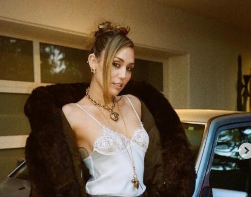 Miley Cyrus Rilis Video Musik “Dream As One”, Lagu Penutup Film Avatar: Fire and Ashes Miley Cyrus Rilis Video Musik “Dream As One”, Lagu Penutup Film Avatar: Fire and Ashes