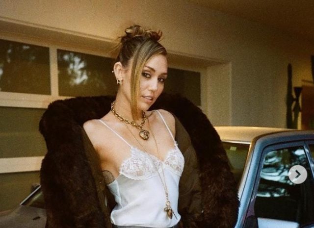 Miley Cyrus Rilis Video Musik “Dream As One”, Lagu Penutup Film Avatar: Fire and Ashes Miley Cyrus Rilis Video Musik “Dream As One”, Lagu Penutup Film Avatar: Fire and Ashes