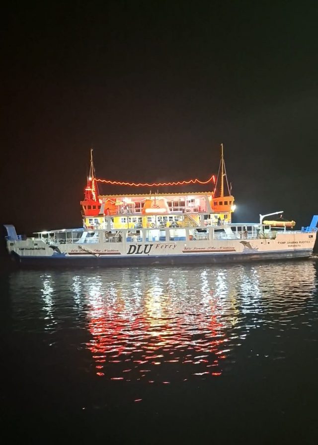 Inilah 5 Tips Aman dan Nyaman Naik Kapal Feri Buat Pemula Saat Musim Hujan