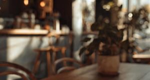 ilustrasi kedai kopi dan coffe shop di Indonesia - sumber foto metaai