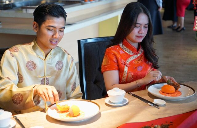 Rayakan Tahun Kuda Api, Grand Swiss-Belhotel Darmo Surabaya Suguhkan Lunar New Year Live Cooking Experience Rayakan Tahun Kuda Api, Grand Swiss-Belhotel Darmo Surabaya Suguhkan Lunar New Year Live Cooking Experience