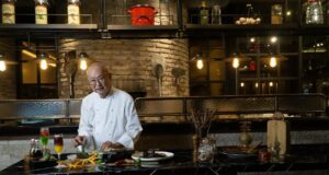 Legends Meet Legends: ARYADUTA Menteng Gandeng Chef William Wongso Hadirkan Ramadan Nusantara Journey