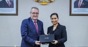 Wakil Menteri Pariwisata Ni Luh Puspa menyambut Ketua Majelis Rakyat Nasional Aljazair Mohamed Yazid Benhemmouda di Gedung Sapta Pesona, Jakarta, Rabu (21/1/2026).