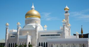 ilustrasi Puasa Pertama Ramadan 2026 Versi Muhammadiyah - sumber foto FREEPIK