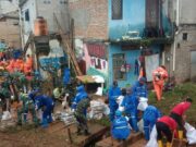 Jaga Jakarta Bersih, Relawan PMI dan Warga Bergerak Bersama Wujudkan Lingkungan Sehat Jaga Jakarta Bersih, Relawan PMI dan Warga Bergerak Bersama Wujudkan Lingkungan Sehat