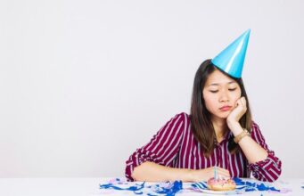 Lagi Ulang Tahun Kok Malah Sedih? Mengenal Fenomena Birthday Blues Lagi Ulang Tahun Kok Malah Sedih? Mengenal Fenomena Birthday Blues