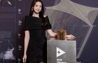 Akting Totalitas di The Tyrant’s Chef, Im Yoon-ah Raih Penghargaan Visionary CJ ENM Akting Totalitas di The Tyrant’s Chef, Im Yoon-ah Raih Penghargaan Visionary CJ ENM