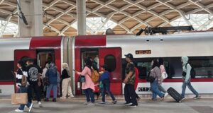 Jadwal KA Cepat Whoosh Disesuaikan karena Pemindahan Kabel SUTT, Ini Rinciannya
