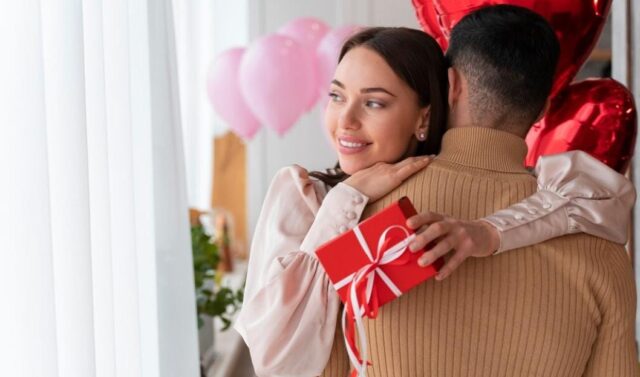 Bukan Sekadar Barang Mahal, Ini Hadiah Valentine yang Benar-Benar Diinginkan Wanita