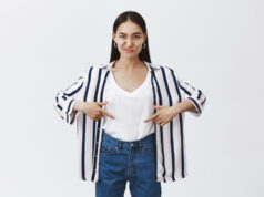 No Basa-Basi Club: Fenomena Straight Forward di Usia 40 Ilustrasi No Basa-Basi Club: Fenomena Straight Forward di Usia 40. Foto: Freepik