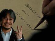 Rahasia One Piece Akhirnya Ditulis di Atas Kertas, dan Dibuang ke Dasar Laut! ilustrasi Eiichiro Oda menulis rahasia onepiece - sumber foto Instagram Onepiece_Staff