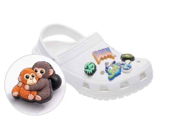 Crocs Rilis Jibbitz “Punch the Monkey” - sumber foto Crocs