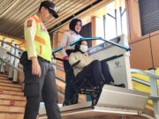 Fasilitas Baru di Stasiun Cikini: Platform Lift Permudah Akses Pengguna Disabilitas Fasilitas Baru di Stasiun Cikini: Platform Lift Permudah Akses Pengguna Disabilitas