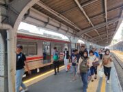 Usai Cuti Bersama, Pengguna Commuter Line Kembali di Dominasi Pengguna Harian Usai Cuti Bersama, Pengguna Commuter Line Kembali di Dominasi Pengguna Harian