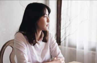 Sulit Mengenali Perasaan Sendiri? Bisa Jadi Dampak Masa Kecil yang Represif Sulit Mengenali Perasaan Sendiri? Bisa Jadi Dampak Masa Kecil yang Represif