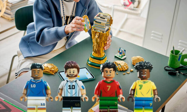 Messi, Ronaldo, Mbappe, dan Vinicius Satu Frame di Iklan LEGO Jelang Piala Dunia 2026 - sumber foto Lego