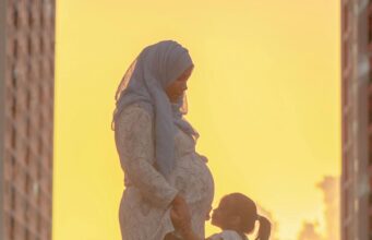 Turun, Tapi Belum Aman: Cerita di Balik Angka Kematian Ibu di Indonesia dan Upaya Menyelamatkan Generasi