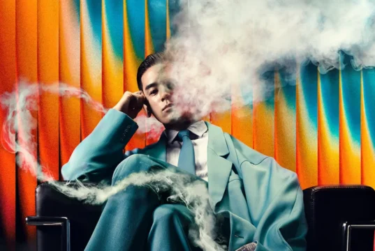 Netflix Rilis Trailer Perdana ‘Human Vapor’, Drama Sci-Fi Jepang yang Siap Bikin Panik Dunia! Human Vapor - sumber foto Netflix