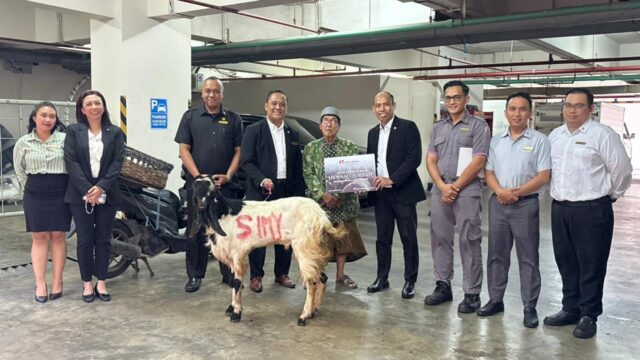 Sambut Idul Adha 1447 H, Swiss-Belinn Manyar Surabaya Serahkan Hewan Kurban - sumber foto istimewa Sambut Idul Adha 1447 H, Swiss-Belinn Manyar Surabaya Serahkan Hewan Kurban - sumber foto istimewa