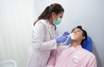 Cerita Dion Wiyoko Sempat Alami Gusi Bengkak