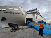 Tiket Pesawat Mahal? Gak Masalah! Yuk, Cobain Serunya Traveling Naik Kapal Laut Tiket Pesawat Mahal? Gak Masalah! Yuk, Cobain Serunya Traveling Naik Kapal Laut