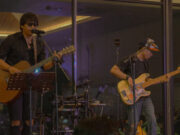 Dewa 19 Tribute Night Sukses Hidupkan Suasana Nostalgia di Lt 9 Rooftop Zest Sukajadi Bandung Dewa 19 Tribute Night Sukses Hidupkan Suasana Nostalgia di Lt 9 Rooftop Zest Sukajadi Bandung