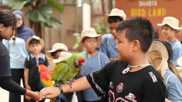 ll Sedayu Hotel Kelapa Gading Ajak Anak Panti Belajar - sumber foto istimewa