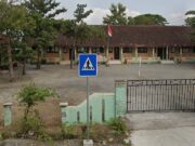 Viral Siswa Makan MBG di Sekolah Tanpa Atap, Ini Yang Dilakukan Pemerintah foto sd tanpa atap yang viral MBG - sumber foto Googlemaps
