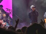 Aldi Taher Tiba-Tiba Naik Panggung JET di The Sounds Project, Aksinya Bikin Heboh Warganet Aldi Taher tiba-tiba naik ke atas panggung dan memeluk vokalis sekaligus gitaris JET, Nic Cester - sumber foto instagram/alditaher