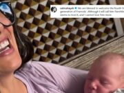 Salma Hayek Resmi Jadi Nenek! Netizen Puji Tidak Menua Sama Sekali Salma Hayek Resmi Jadi Nenek - sumber foto Instagram/SalmaHayek